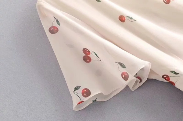 Rochie moderna de dama decupata model cu aplicatie