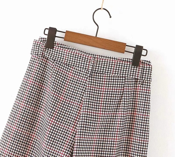 Pantaloni de dama in carouri cu talie inalta si curea