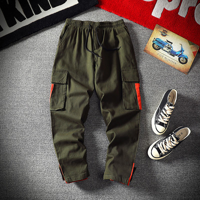 Férfi nadrág három színben nyakkendővel és zsebbel