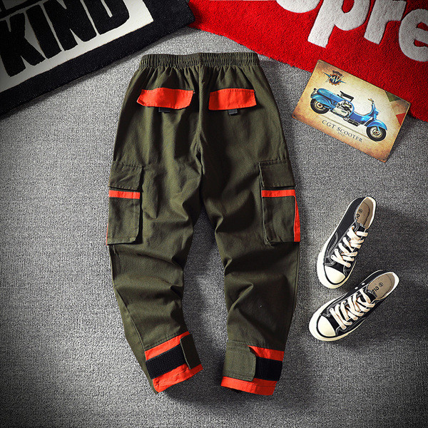 Férfi nadrág három színben nyakkendővel és zsebbel