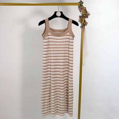 Rochie lunga cu bretele subtiri din tricot