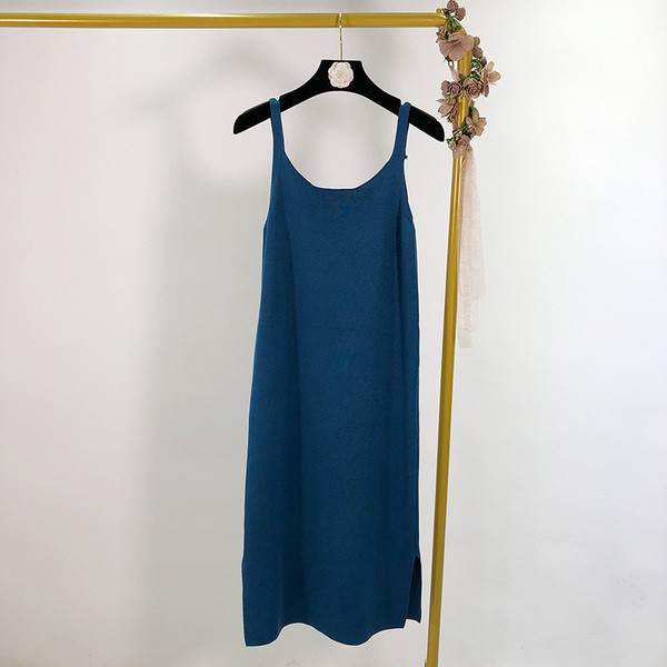 Pántos, vékony kötésű női ruha négy színben