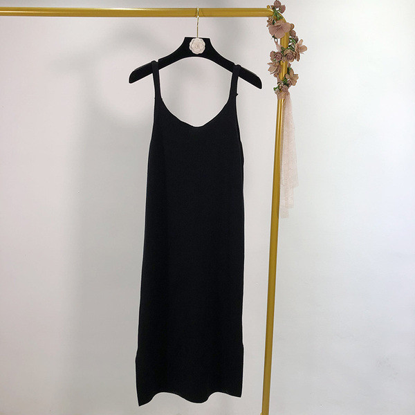 Pántos, vékony kötésű női ruha négy színben