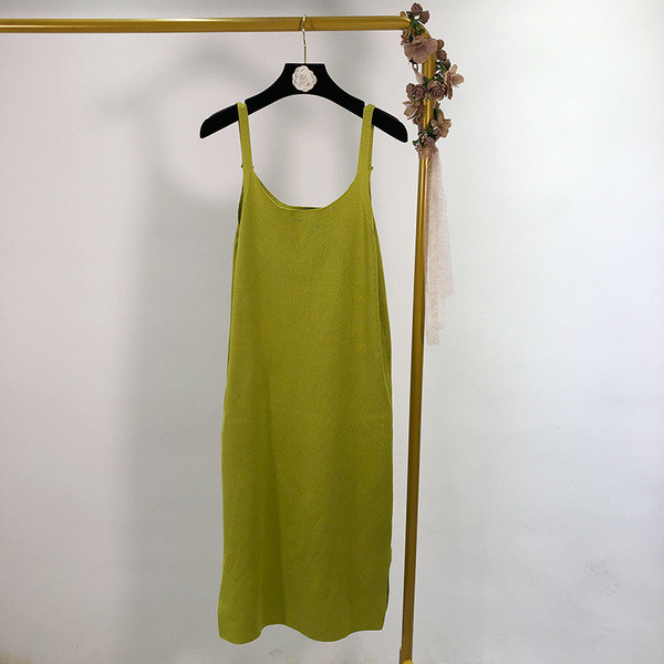 Pántos, vékony kötésű női ruha négy színben