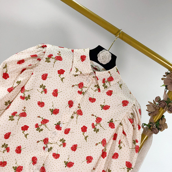 Cămașă de damă cu guler clasic în roz și model cu model