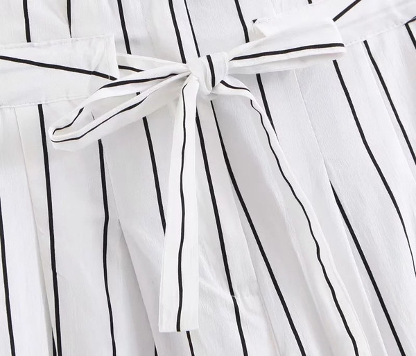 Pantaloni de damă în dungi cu centură în talie