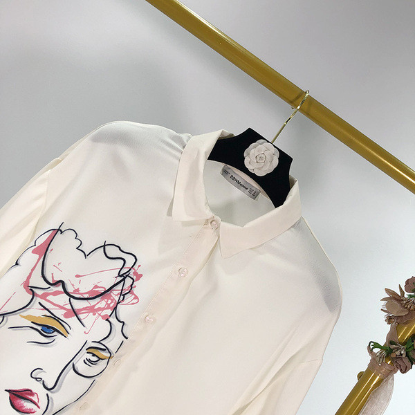 Cămașă de damă cu mânecă lungă, albă, cu aplicație