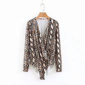 Актуално дамско боди с животински десен и дълбоко деколте