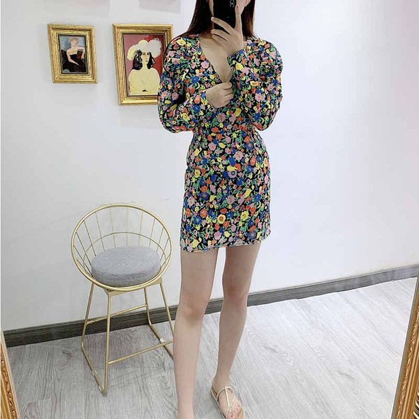 Rochie de dama cu decolteu in V si maneci lungi cu model floral