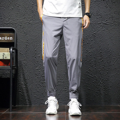 Pantaloni sport și casual pentru bărbați în gri și negru