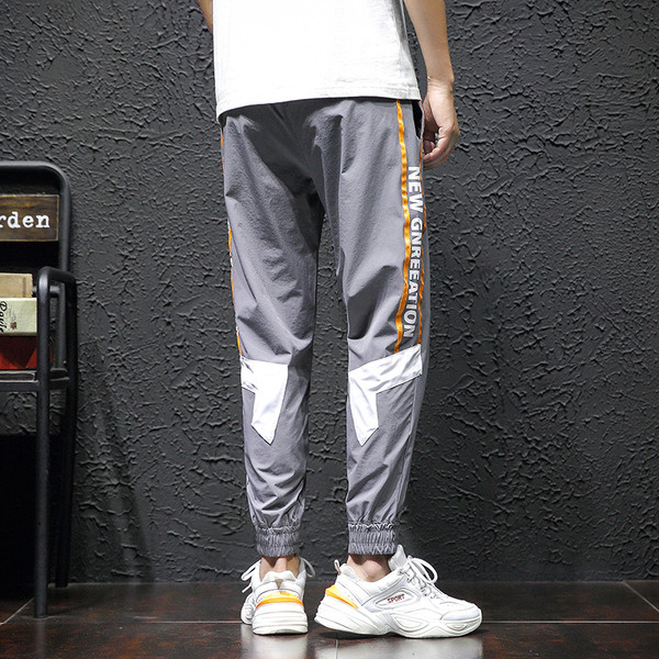 Pantaloni sport și casual pentru bărbați în gri și negru