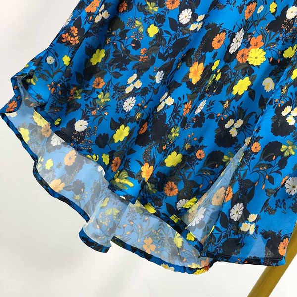 női hosszú szoknya kék színben, mintás mintával