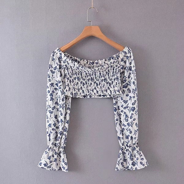 Bluză de damă modernă cu umerii goi și mâneci lotus