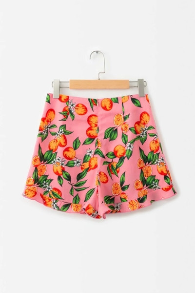 Pantaloni scurți actuali cu talie înaltă în roz cu model de culoare