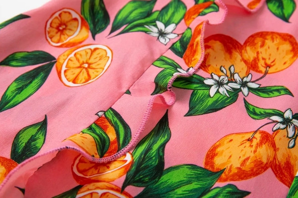 Pantaloni scurți actuali cu talie înaltă în roz cu model de culoare