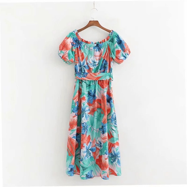 Rochie de dama cu model floral si maneci scurte