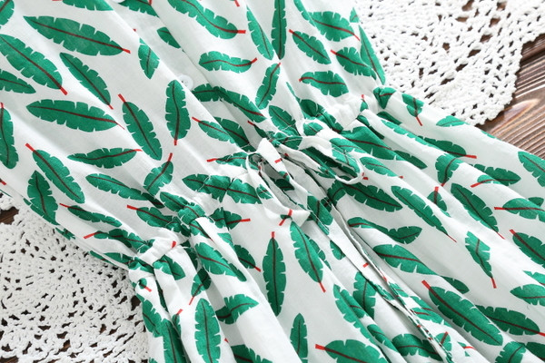 Rochie moderna de dama cu model floral si talie inalta