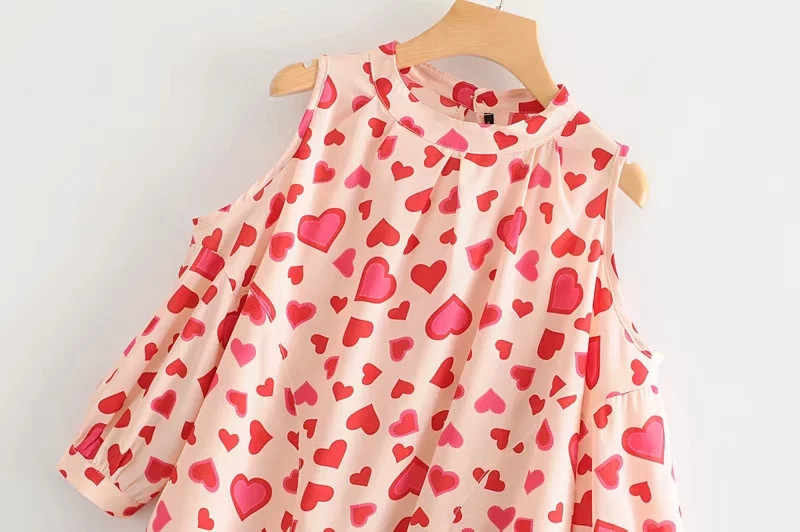 Bluza de dama cu aplicatie - inima in roz