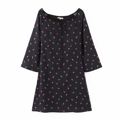 Rochie casual de dama cu decolteu O si model in alb si negru