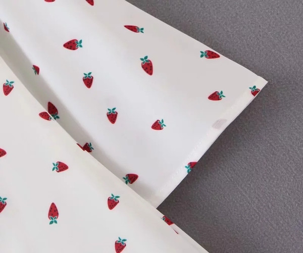 Rochie casual de dama cu decolteu O si model in alb si negru