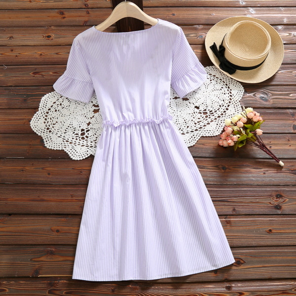 Női alkalmi ruha két színben hímzéssel