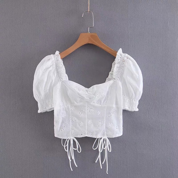 Bluză de damă actuală cu decolteu pătrat - culoare albă