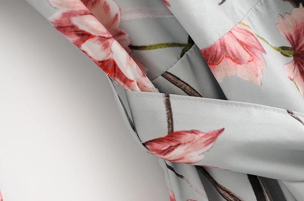 Rochie moderna de dama cu nuante florale in albastru