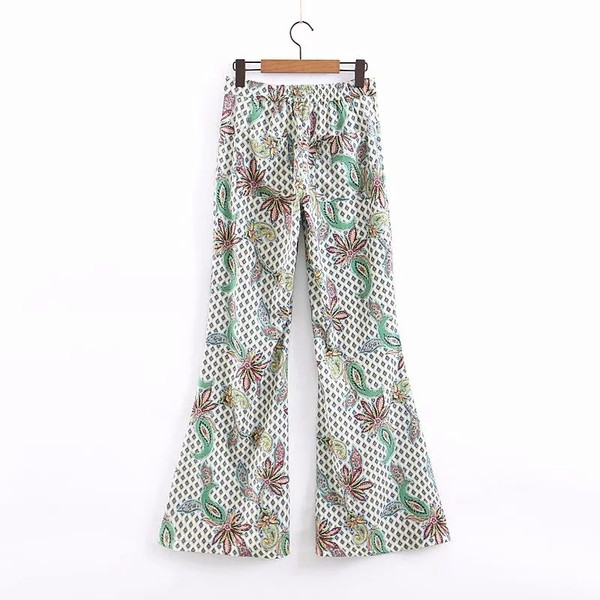 Дамски панталони с цветна апликация 