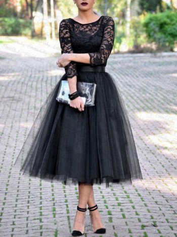 Rochie elegantă de damă cu mâneci lungi și dantelă de culoare neagră