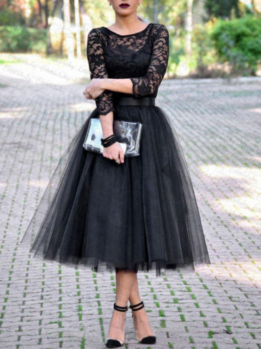 Rochie elegantă de damă cu mâneci lungi și dantelă de culoare neagră