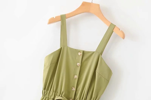 Model nou de salopeta dama cu bretele verzi
