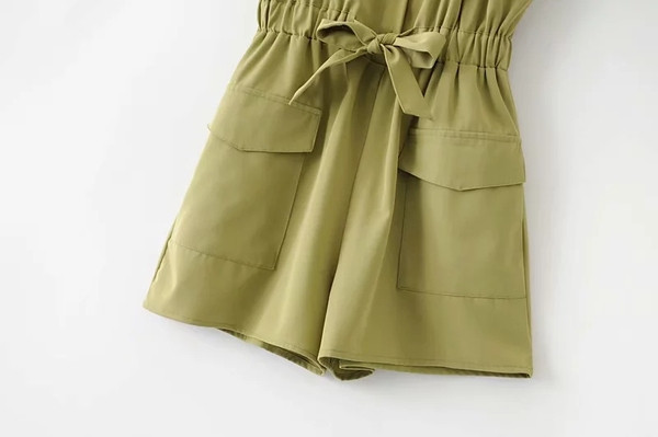 Model nou de salopeta dama cu bretele verzi