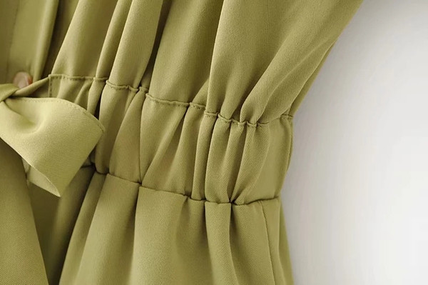 Model nou de salopeta dama cu bretele verzi