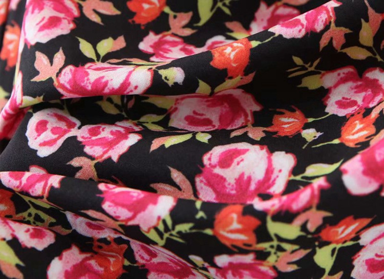 Salopeta lunga cu bretele subtiri cu model floral