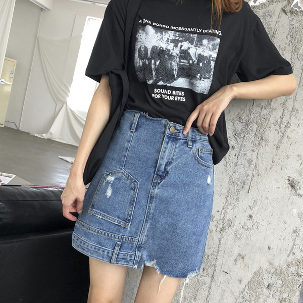 Fusta modernă scurtă din denim cu talie înaltă în albastru