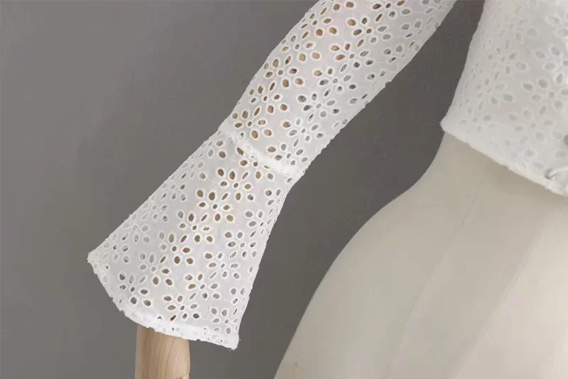 Bluza dama - model scurt in culoarea alba