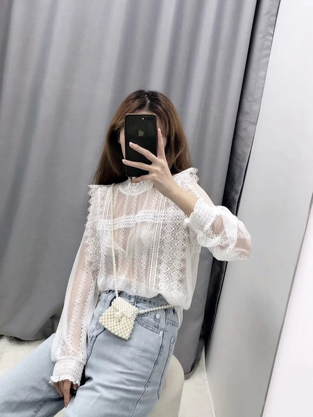 Cămașă modernă de damă transparentă cu mâneci lungi în culoarea albă