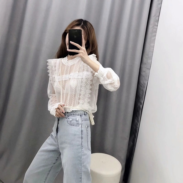 Cămașă modernă de damă transparentă cu mâneci lungi în culoarea albă