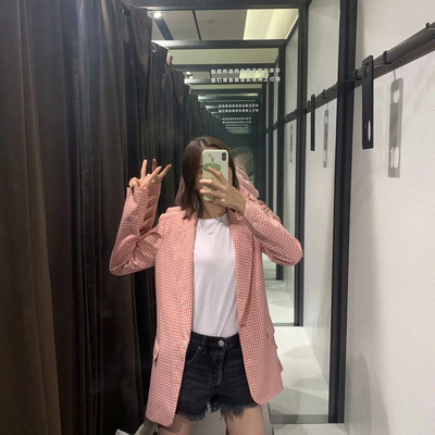 Нов модел дамско карирано сако в розов цвят