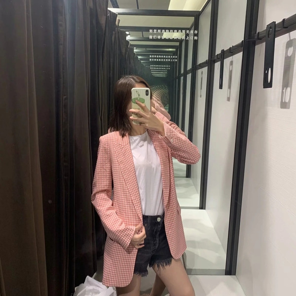 Geaca dama in carouri model nou de culoare roz