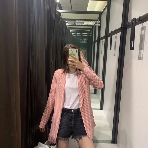 Geaca dama in carouri model nou de culoare roz