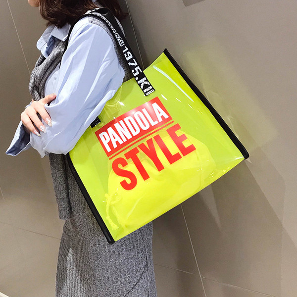 Geanta de dama moderna cu inscriptii in patru culori