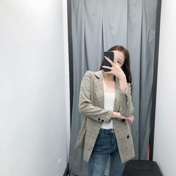 Geaca dama in carouri cu nasturi si maneci lungi