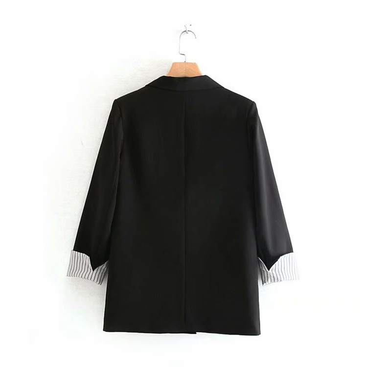 Női hosszú ujjú kabát fekete színben