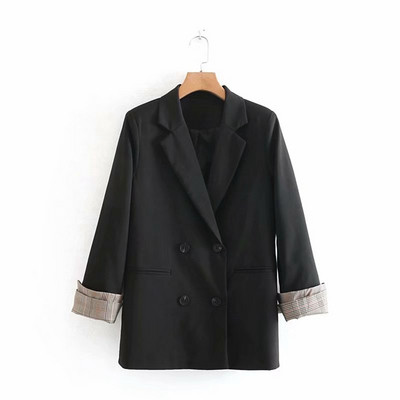 Női kabát gombokkal, fekete színben