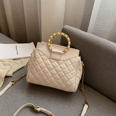 Geanta dama casual cu elemente metalice in mai multe culori