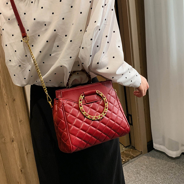 Geanta dama casual cu elemente metalice in mai multe culori