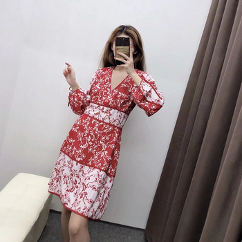 Rochie de dama decupata cu motive florale in negru si rosu