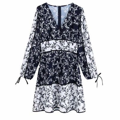 Rochie de dama decupata cu motive florale in negru si rosu