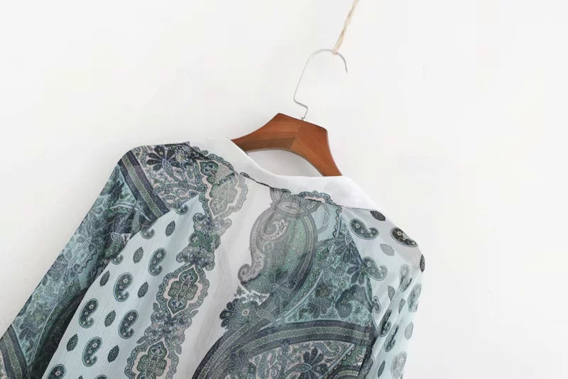 Cămașă de damă cu model colorat - model lung